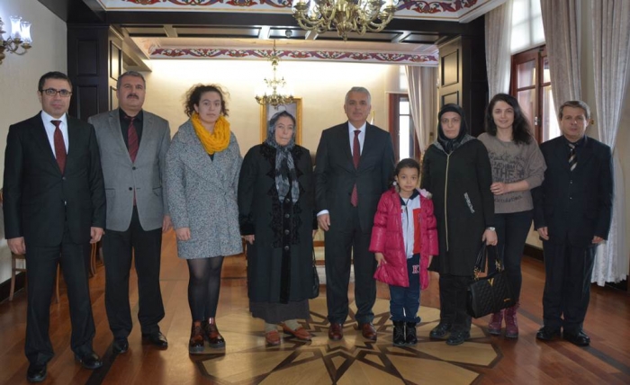 ŞEHİTLERİMİZİN EMANETLERİNE BİLGİSAYAR HEDİYE EDİLDİ                  