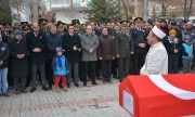 TERHİSİNE 3 GÜN KALA İZİNDEYKEN VEFAT EDEN ASKER TOPRAĞA VERİLDİ