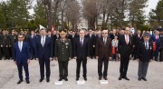 ÇANAKKALE ZAFERİ'NİN 103. YILDÖNÜMÜ VE 18 MART ŞEHİTLER GÜNÜNDE AZİZ ŞEHİTLERİMİZ ŞEHİTLİKLERDE TÖRENLERLE ANILDI.