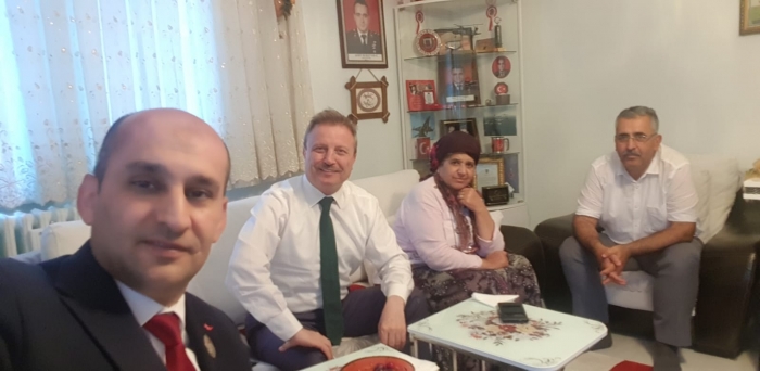 MAHMUT KOÇAK'TAN ŞEHİT AİLESİNE ZİYARET                  