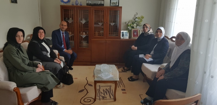 AFYONKARAHİSAR AK PARTİ KADIN KOLLARINDAN ŞEHİT ANNESİ FATMA SAYIN'A ZİYARET                  