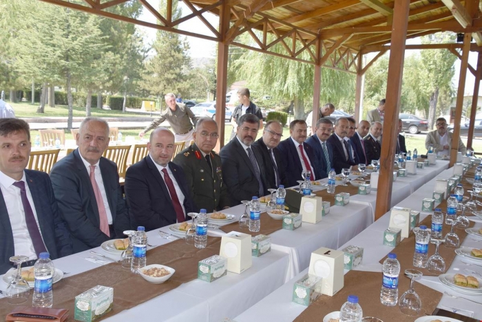 BAŞKAN KUMARTAŞLI TAŞ MEDRESE’DE YAPILAN  KURBAN BAYRAMI BAYRAMLAŞMA PROGRAMINA KATILDI.                   