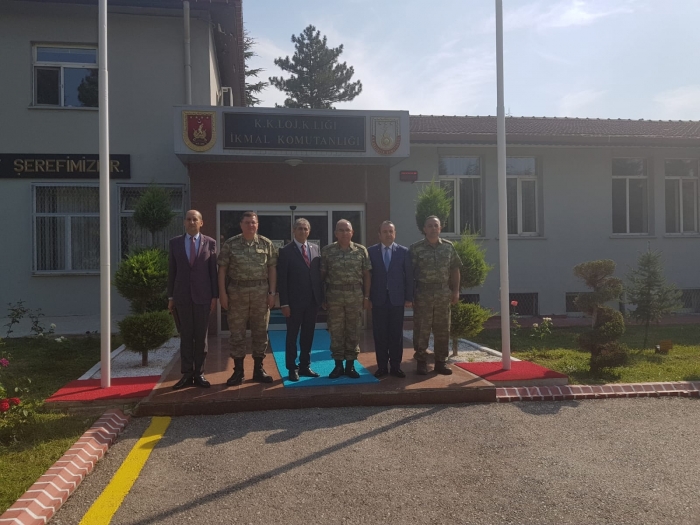 MÜHİMMAT DEPO ŞEHİT  AİLELERİNDEN GARNİZON KOMUTANIMIZA ZİYARET                  