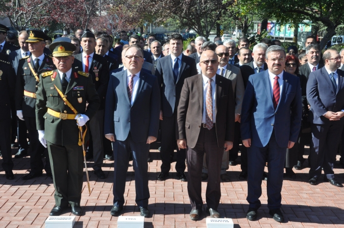 29 EKİM CUMHURİYET BAYRAMI KUTLAMALARI ATATÜRK ANITINA ÇELENK SUNMA TÖRENİ İLE BAŞLADI.                  