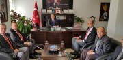 DİNAR KAYMAKAMI SELAMİ KAPANKAYA’YA ŞEHİT AİLELERİ VE GAZİLERDEN ZİYARET