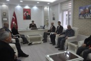 SANDIKLI İLÇE KAYMAKAMI EFLATUN CAN TORTOP’A ŞEHİT AİLELERİ VE GAZİLERDEN HAYIRLI OLSUN ZİYARETİ