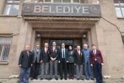 ŞEHİT AİLELERİNDEN SANDIKLI BELEDİYE BAŞKANI ÇÖL’E TEŞEKKÜR ZİYARETİ