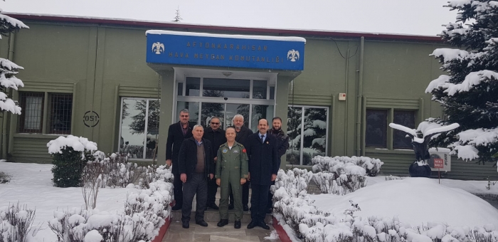 BAŞKAN KUMARTAŞLI VE YÖNETİM KURULU ÜYELERİ  AFYONKARAHİSAR HAVA MEYDAN KOMUTANIMIZI ZİYARET ETTİ.                  