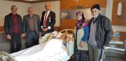 BAŞKAN KUMARTAŞLI’DAN ŞEHİT BABAMIZ MUSA SAĞLAM’A HASTANEDE ZİYARET
