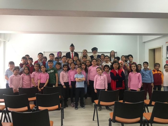 ORUÇOĞLU İLKOKULUN'DA BAŞKAN KUMARTAŞLI VE KIBRIS GAZİSİ TAHSİN KOÇ ÖĞRENCİLER İLE BULUŞTU.                  